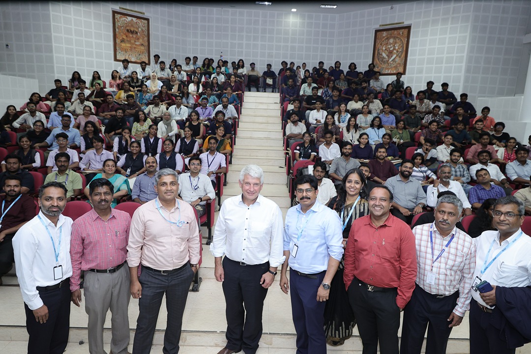 BMWs EV-Pionier Stefan Juraschek bringt auf dem Acsia Campus Connect aufstrebende Ingenieure aus Kerala zusammen